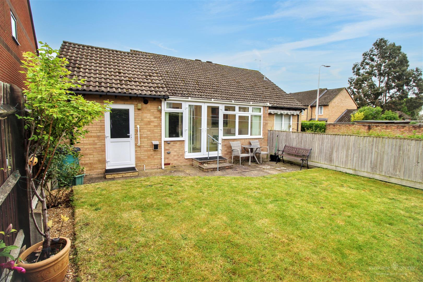 Derrick Close, Calcot, Reading